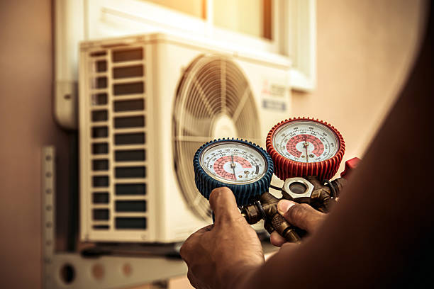 Professional Hvac technician working in Allyn, WA